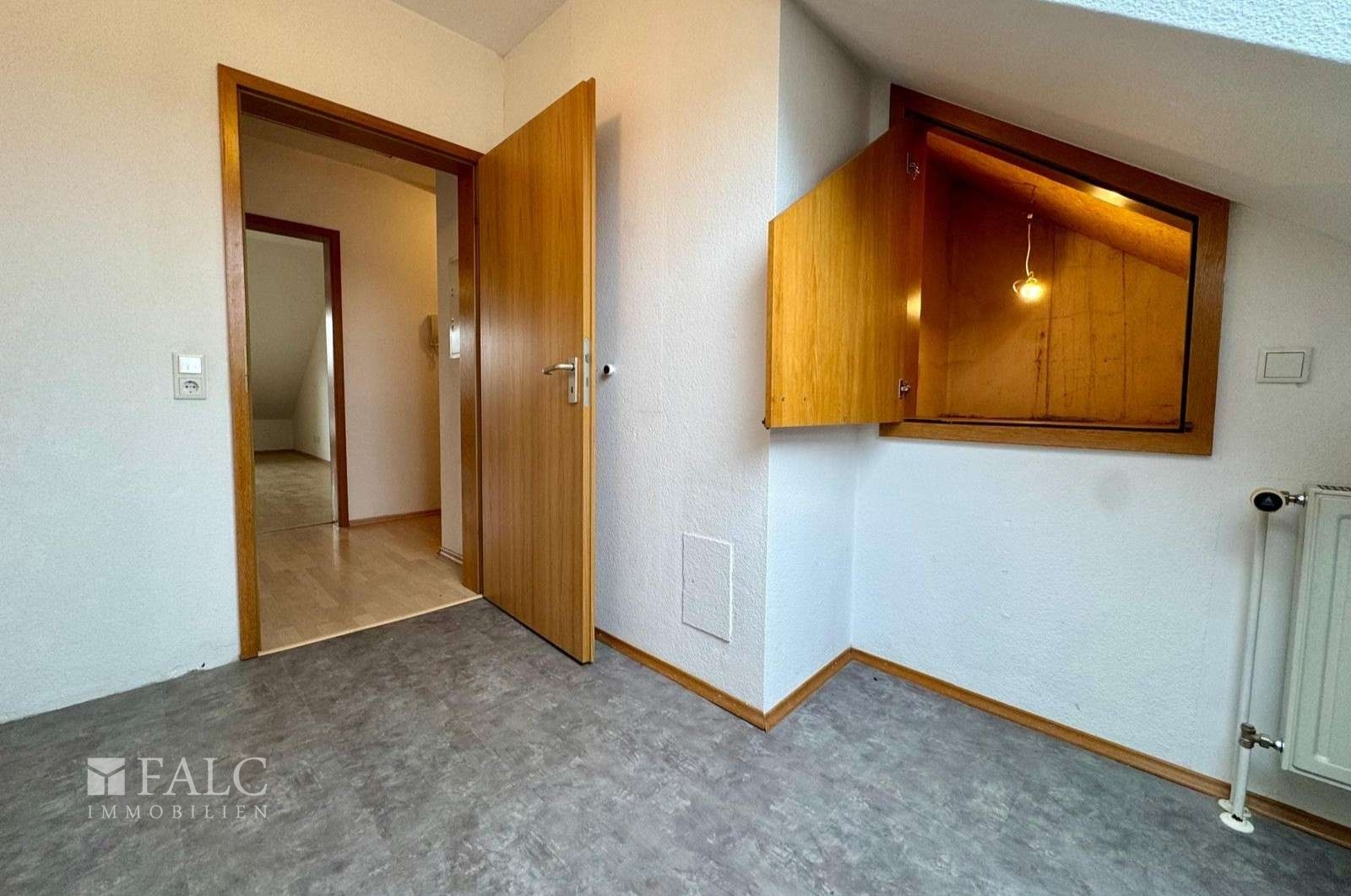 Küche Blick in Abstellkammer